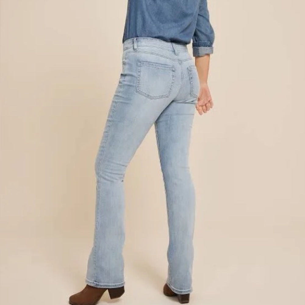 Maurice’s Women's Classic Slim Bootcut Mid Rise Jeans Light Wash 4